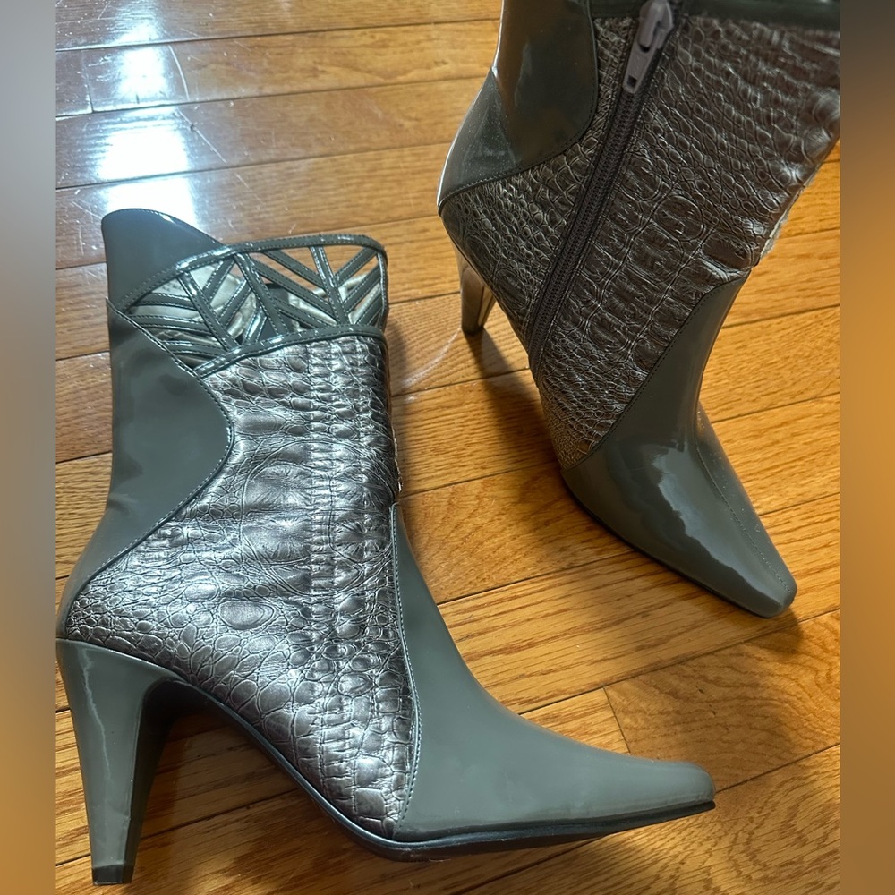 Bellini grey vintage boots